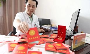 闵行区：40岁全科医生坚持献血20年